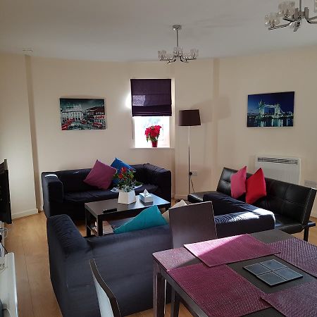 Two Bedrooms, Two Bath, Up To 3 Beds 1 Sofa - Slough Windsor Legoland Eksteriør bilde